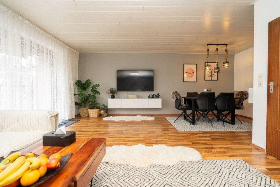 Wohn- und Esszimmer 3/4 Reihenmittelhaus Bad Zwischenahn