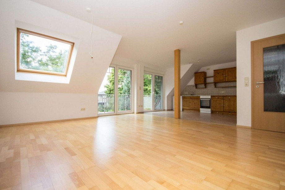 Wohn- und Esszimmer mit K�che Maisonettewohnung Oldenburg