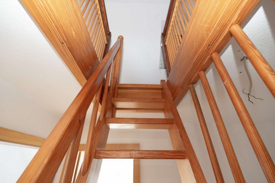 Treppe zum DG Haus Rotenburg (W�mme)