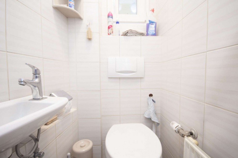 G�ste-WC im EG Reihenendhaus Bremen