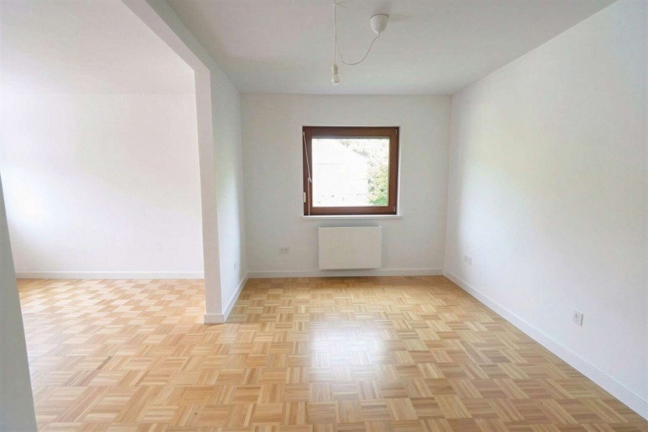 Wohn/Esszimmer Nebenhaus 2/2 - (KI optimiert) Doppelhaush�lfte Bremen