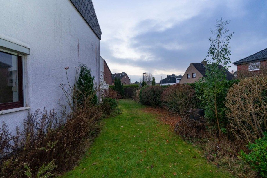 Weg zum Garten Reihenendhaus Schwanewede
