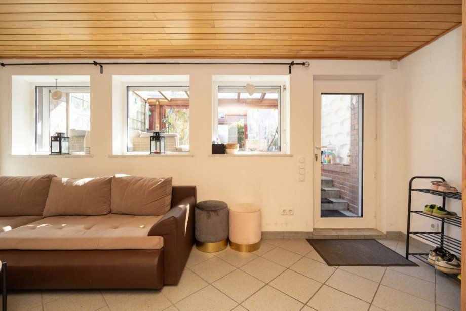 Wohnbereich im Keller Reihenmittelhaus Bremen