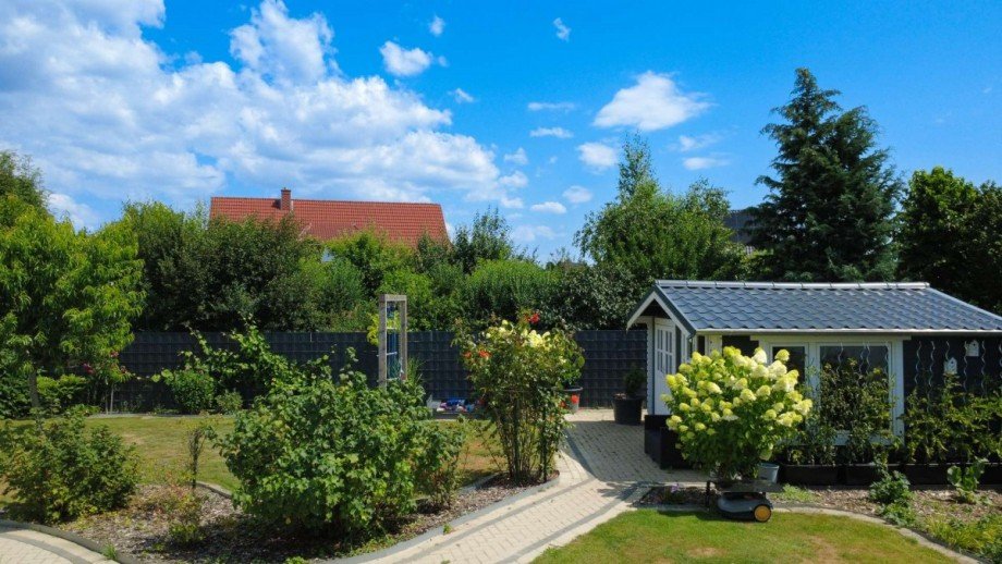 Sonniger Garten Ansicht 3 Einfamilienhaus Asendorf