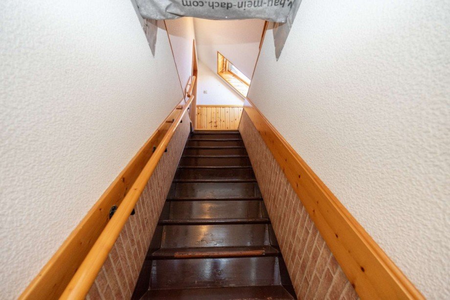 Treppe zum OG Zweifamilienhaus Harsefeld