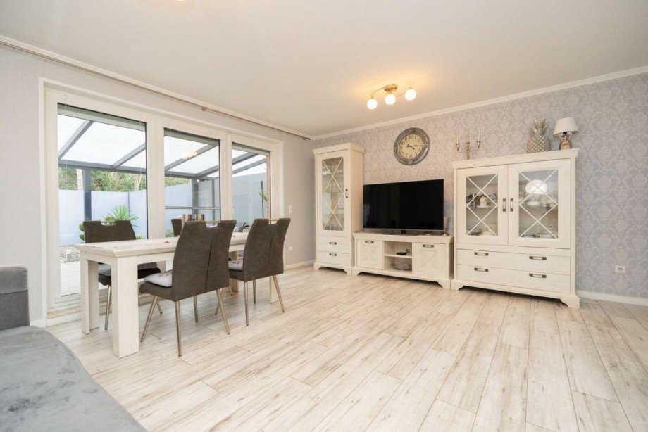 Wohn- und Esszimmer2/2 Reihenendhaus Oldenburg