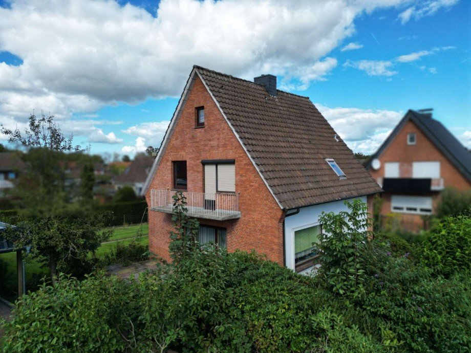 Seitenansicht mit Balkon Einfamilienhaus Brake