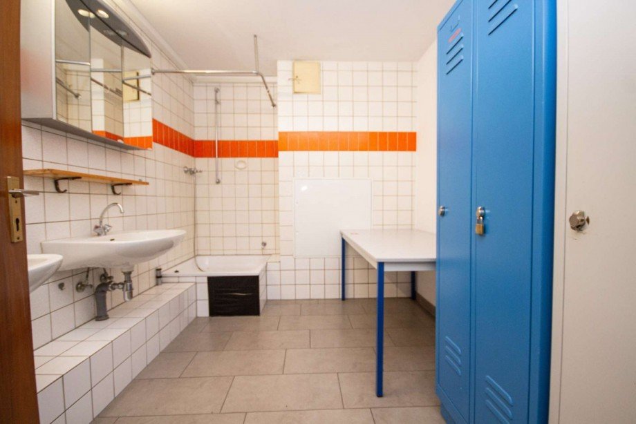 Mitarbeiterumkleide Halle / Lager / Produktion Osnabr�ck