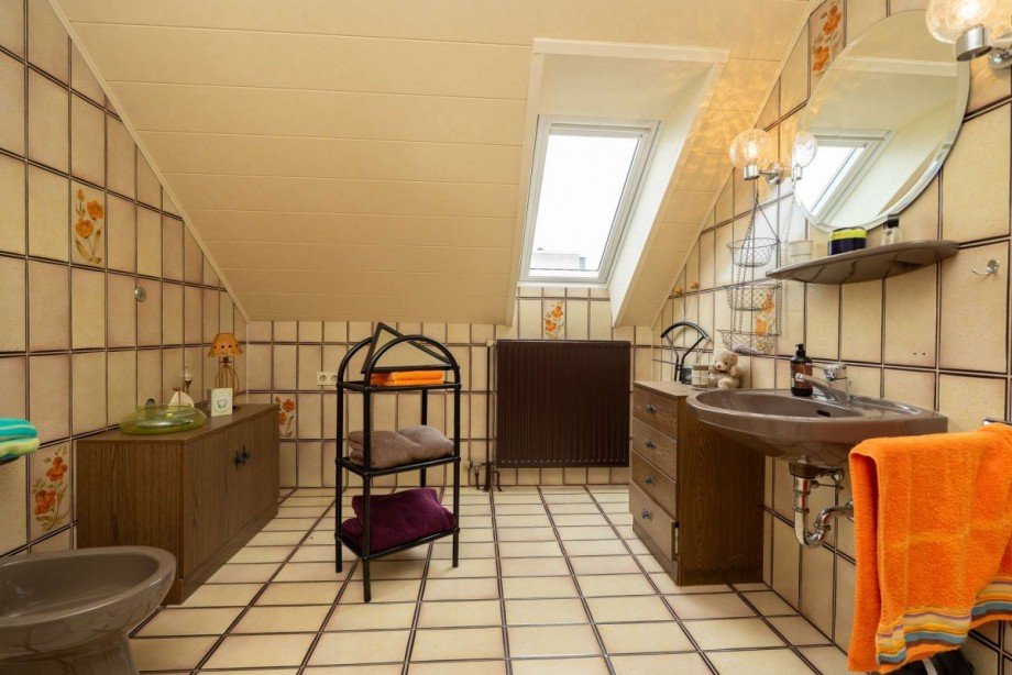 Badezimmer OG Doppelhaush�lfte Friesoythe