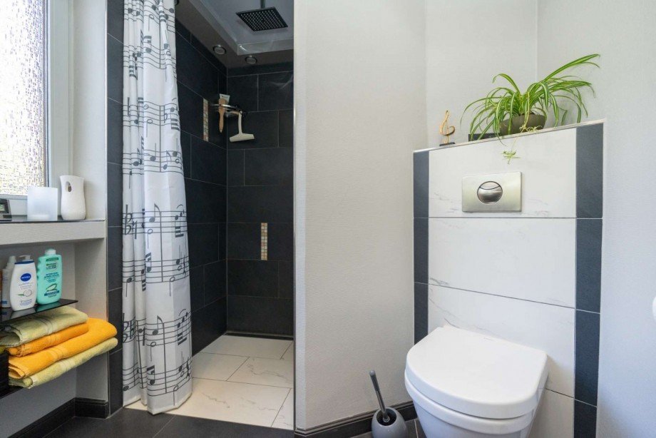 G�ste-WC mit Dusche Einfamilienhaus Ganderkesee