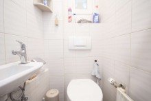 G�ste-WC im EG Raumwunder Reihenendhaus mit Garage und Garten in Bremen-Lesum
