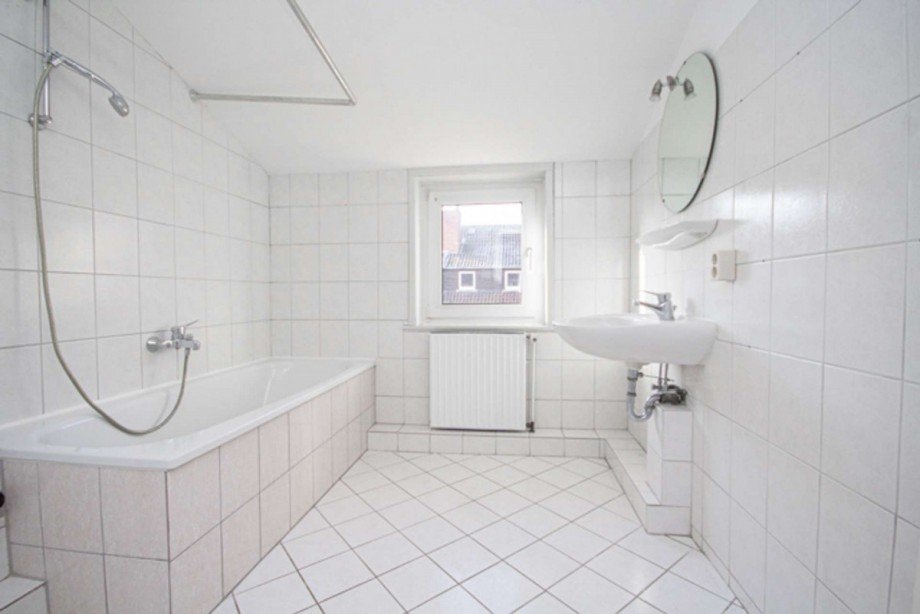 Badezimmer DG Reihenmittelhaus Bremen