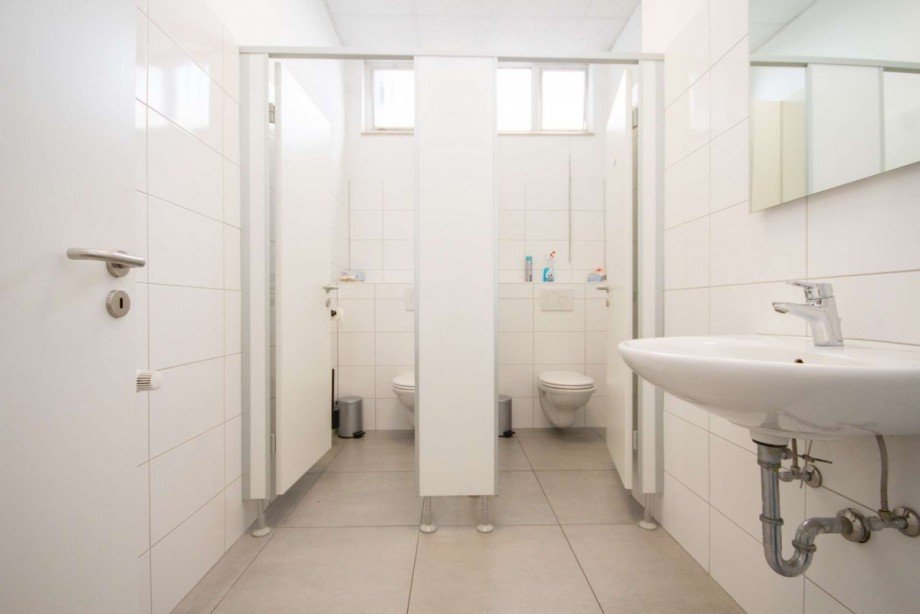 WC Damen Halle / Lager / Produktion Osnabr�ck