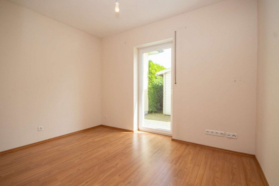 Schlafzimmer 2 mit Zugang zur Terrasse Erdgeschosswohnung Bad Zwischenahn